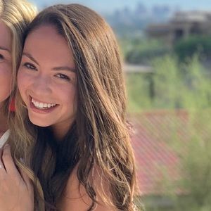 Meet your Posher, Dana